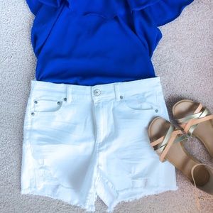 American Eagle White Stretch Midi shorts
